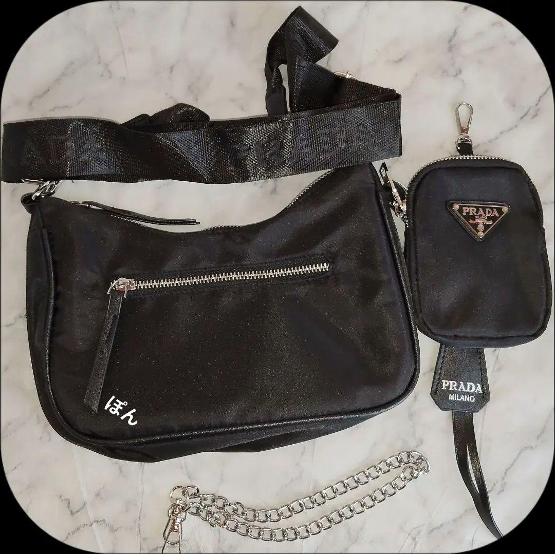 PRADAノベルティ ブラック ショルダーバッグ ポーチ付き - メルカリ