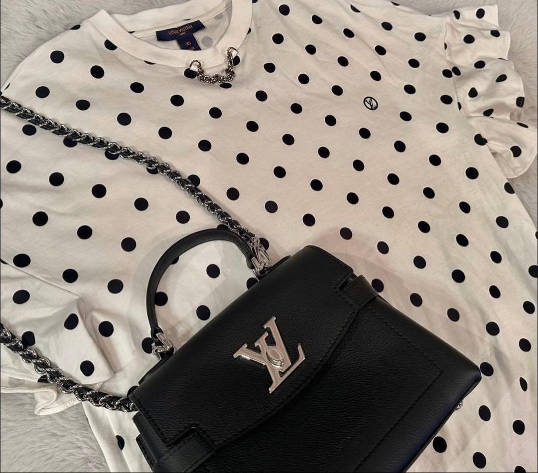 LOUIS VUITTON Tシャツ　元値15万円ほど　着丈Mサイズ相当 LOUIS VUITTON ルイヴィトン ホワイト RM192M NPL HHY07W マルチロゴ