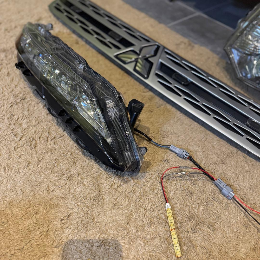 夏休みに取付けよう】デリカD5の純正線に無加工で配線できるグリル