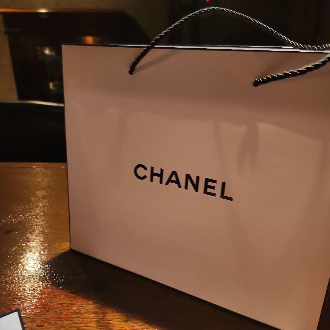 モカ。シャネル　レ キャトル オンブル ブトン 219　新品未使用。