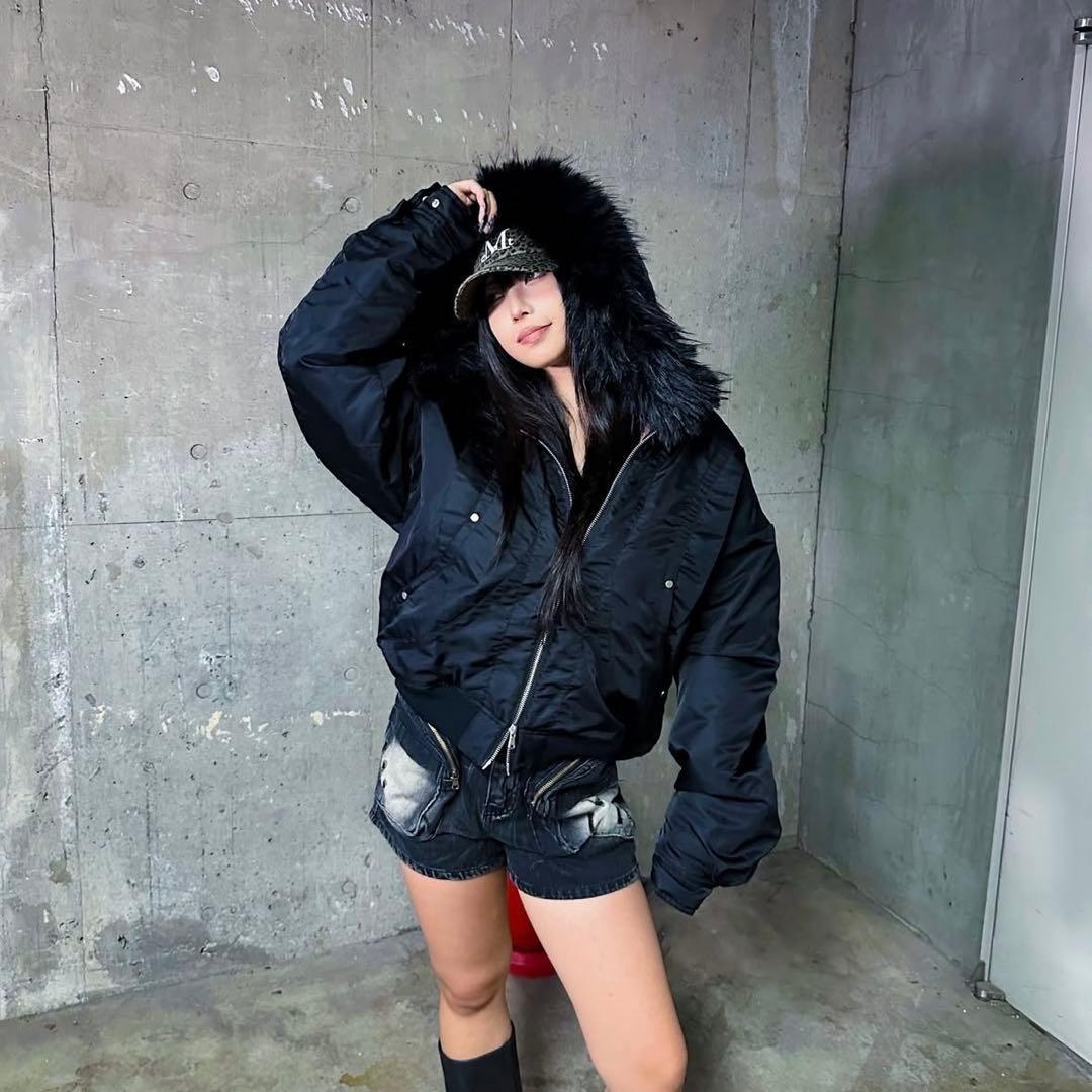 A'gem/9 ファージャケット A'GEM/9 × .kom『.kom/ドットケーオーエム』フード ファーアウター