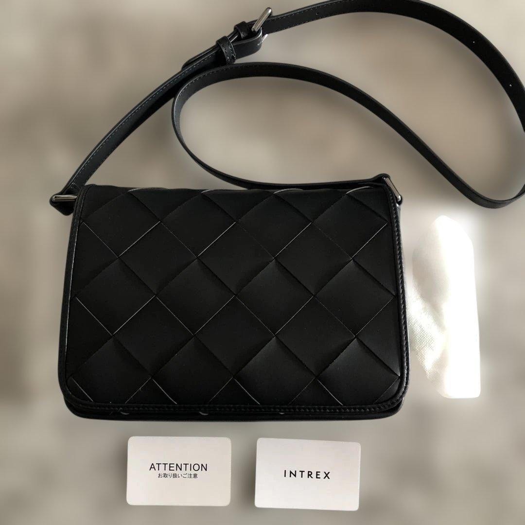 INTREX ブラック キルティング ショルダーバッグ　ボッテガ キルティング+バッグ BOTTEGA VENETA(ボッテガヴェネタ) メンズ