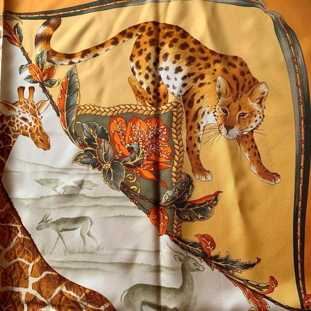 サルヴァトーレ フェラガモ 大判シルクスカーフ - メルカリ