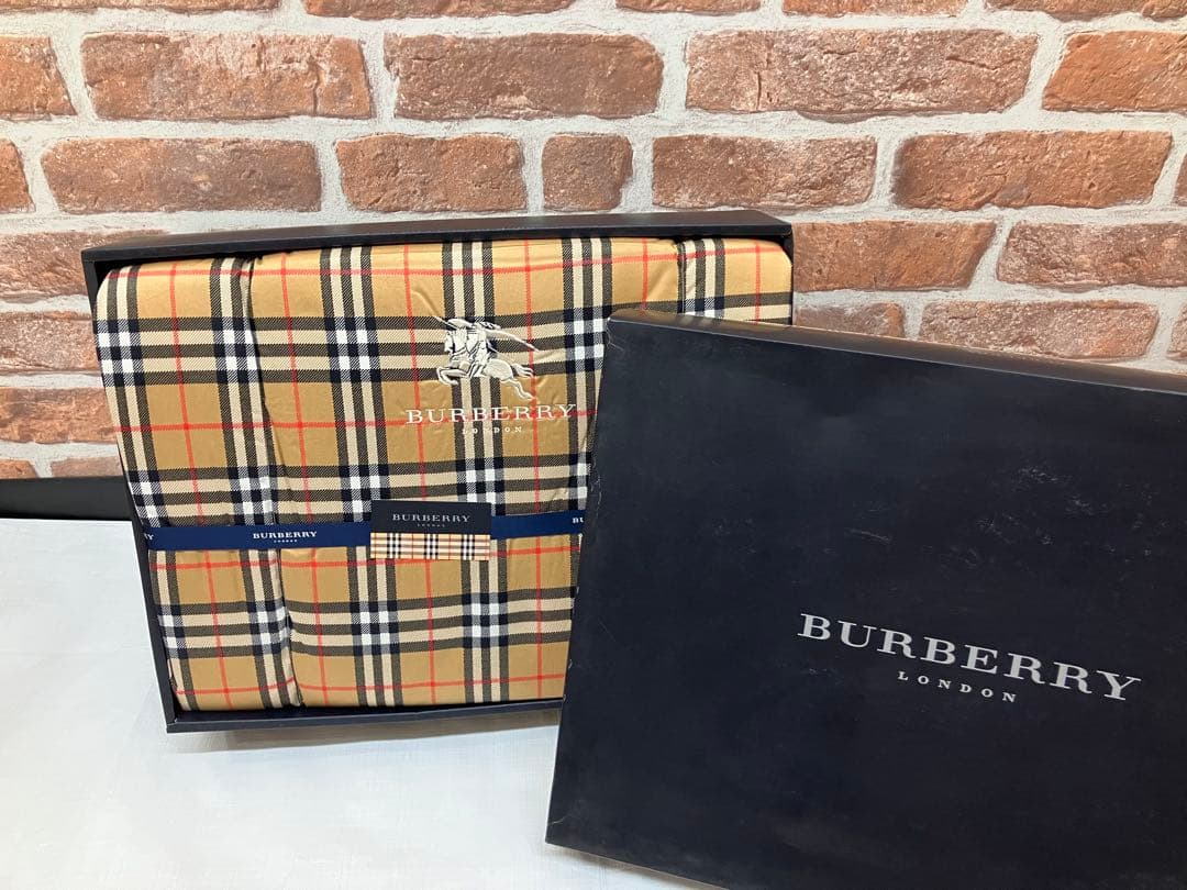 新品未使用 BURBERRY ノバチェック ダウンケット 西川産業 未使用 Burberry タオルケット ノバチェック柄 140×190 - メルカリ