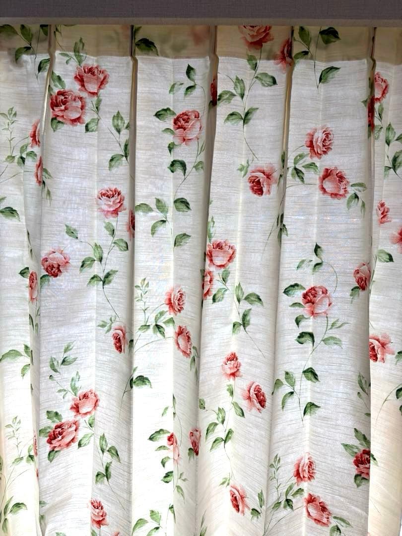 シ*子様 ローラアシュレイ花柄クリーム色カーテン LAURA ASHLEY（ローラアシュレイ） LAURA ASHLEY / ローラ アシュレイ