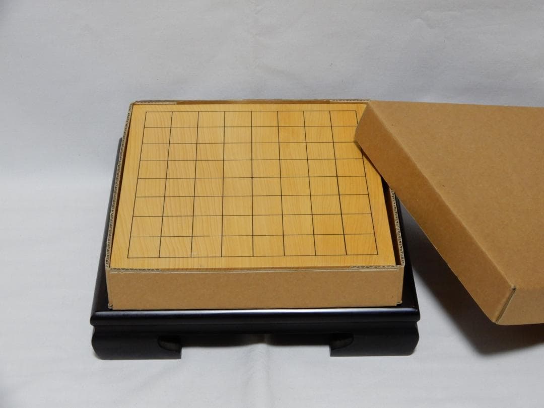 国産（日向産） 本榧卓上９路盤　台座付　ほんのり甘い香り!　使用僅美品 本榧将棋盤 |最高品質を安心価格で|日向碁盤碁石株式会社