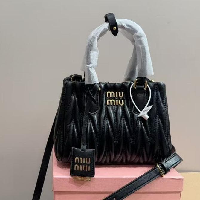 ブラック ショルダーバッグ チャールズ＆キース ショルダーバッグ レディース CHARLES＆KEITH 中古