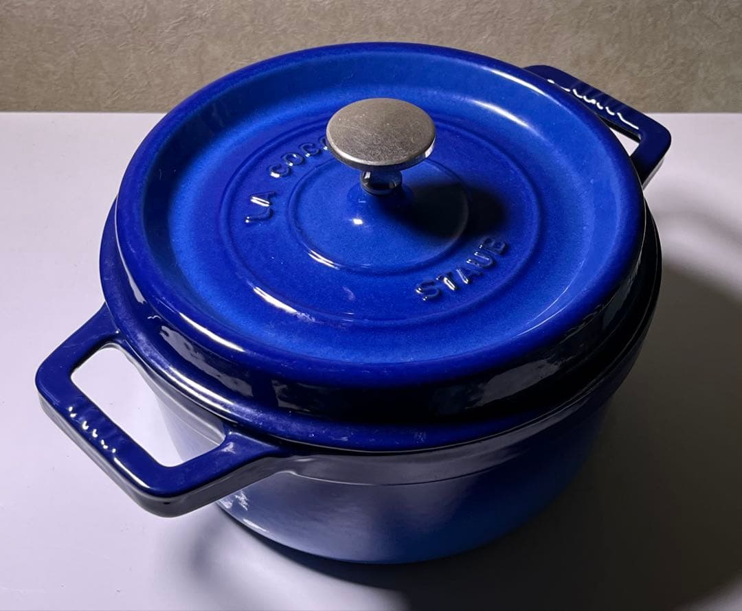 staub ピコ・ココットラウンド 【レア色】 STAUB ピコ・ココット ラウンド 18cm 1.7L 限定色ボルドー > 両手鍋