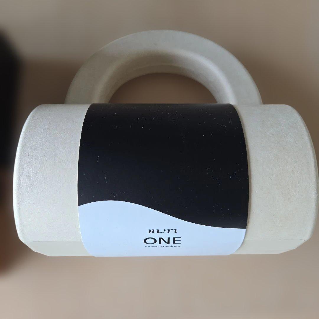 【未使用・新品】nwm ONE Bluetooth ヘッドホン　ライトグレイ 耳を塞がないヘッドホン「nwm ONE」は普段使いに最適かもしれない