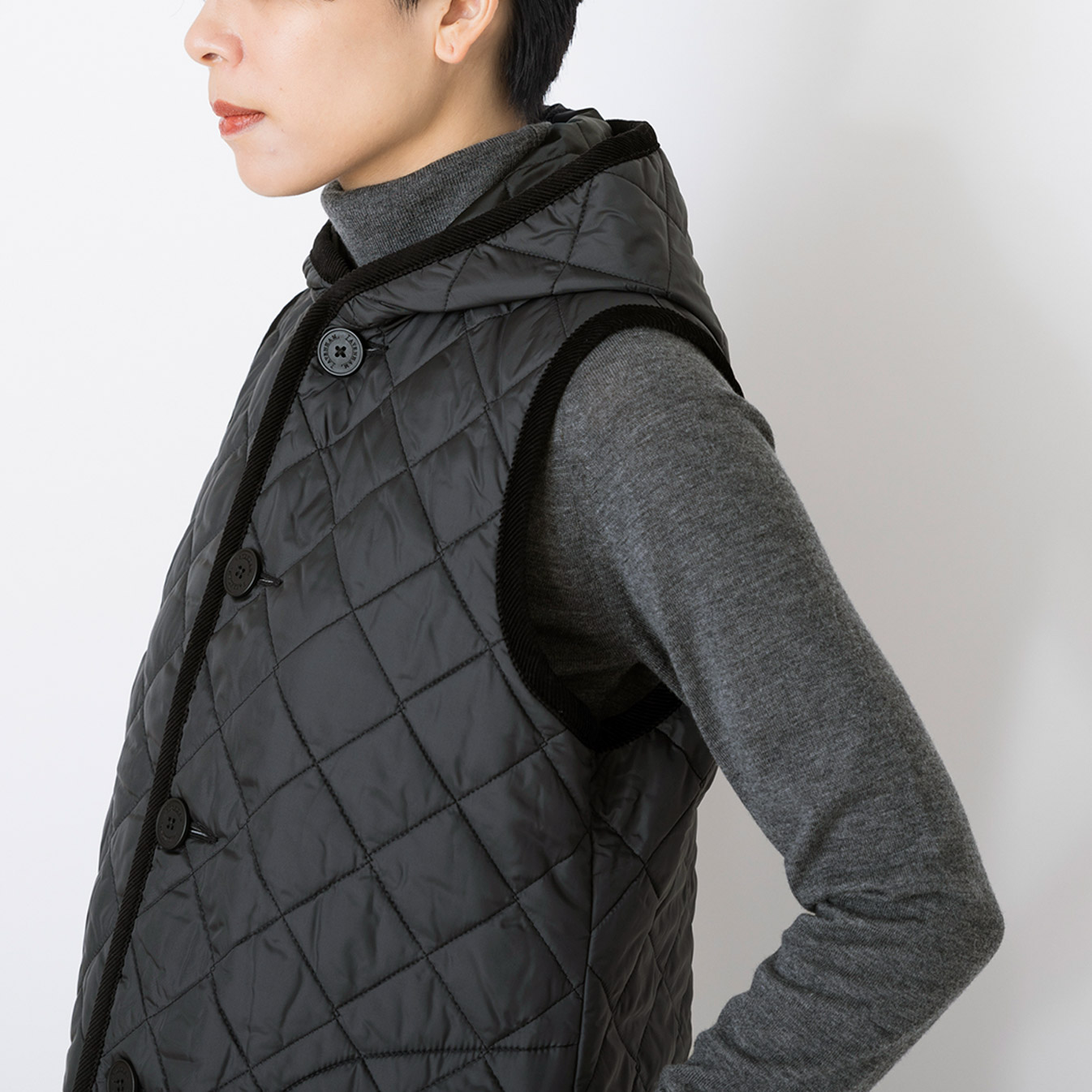 キルティング フード付きロングベスト | ラベンハム LAVENHAM - STAMPS