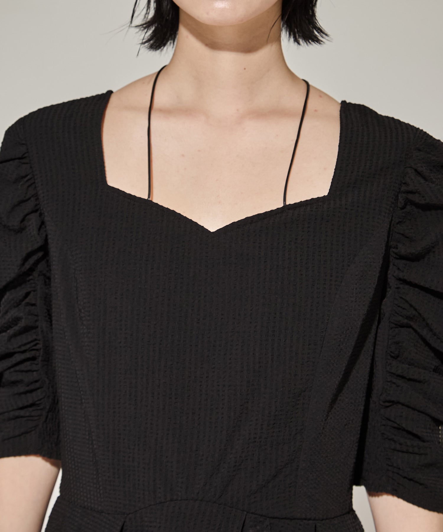 SEERSUCKER VOLUME HEM DRESS(S BLACK): AMERI: WOMENS｜ STUDIOUS